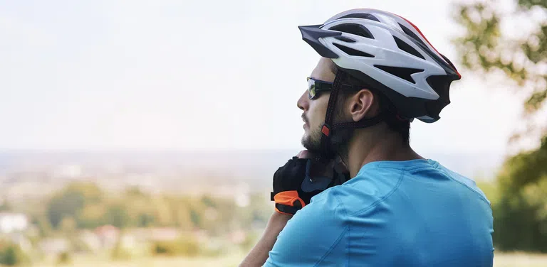 Jak dobrać kask rowerowy? Czy kask rowerowy można ubezpieczyć?